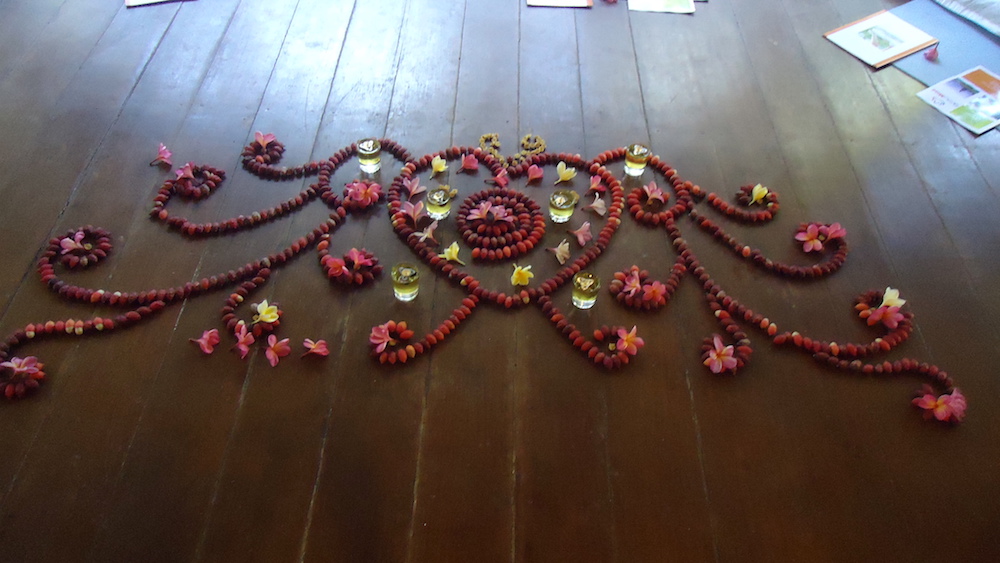 VB floor decor red heart